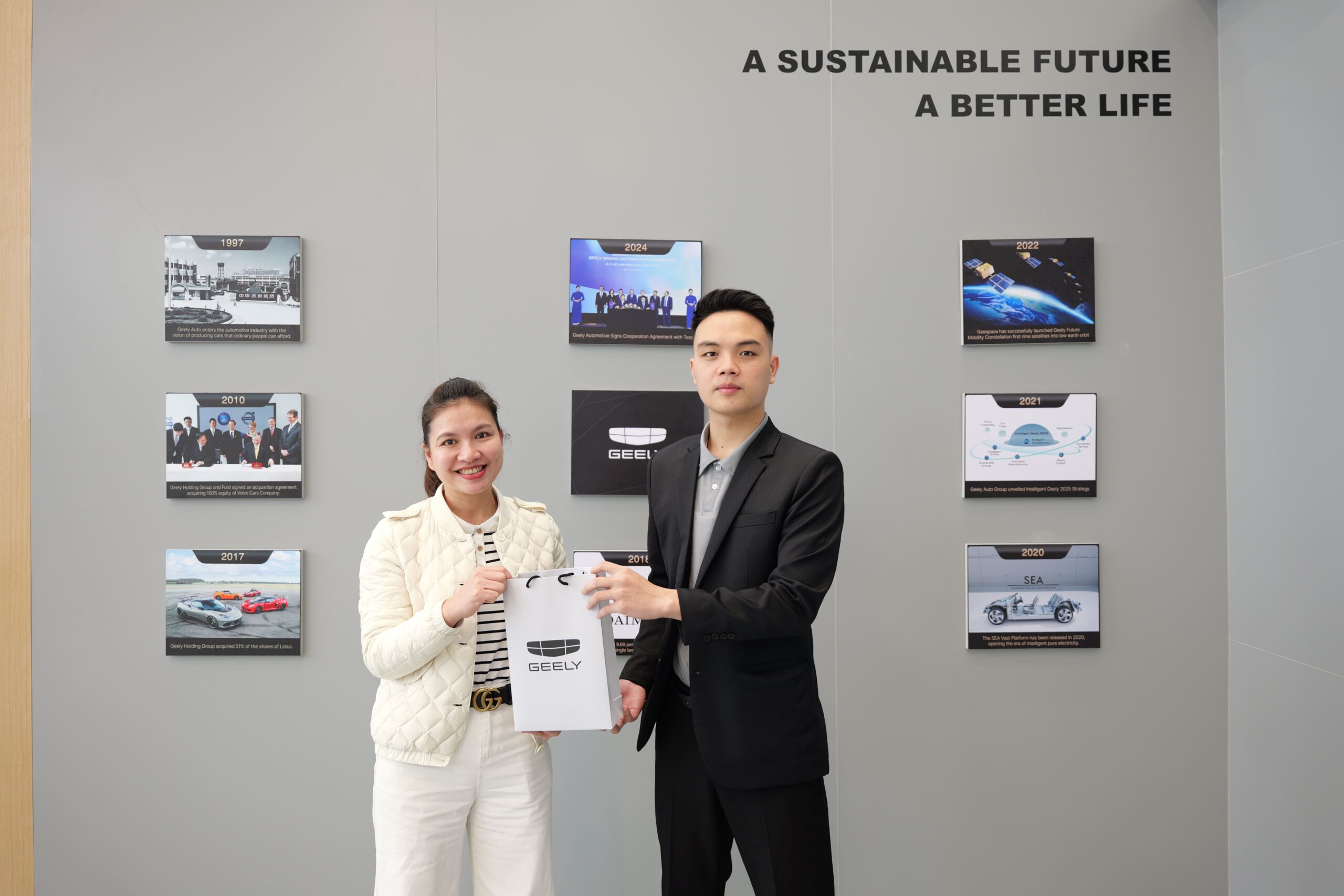 Những món quà độc quyền Geely Tây Ninh tri ân khách hàng 